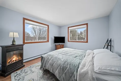 28 Village Court Laconia NH 03246