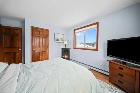 28 Village Court Laconia NH 03246