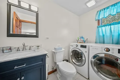 28 Village Court Laconia NH 03246