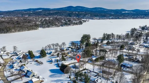 28 Village Court Laconia NH 03246