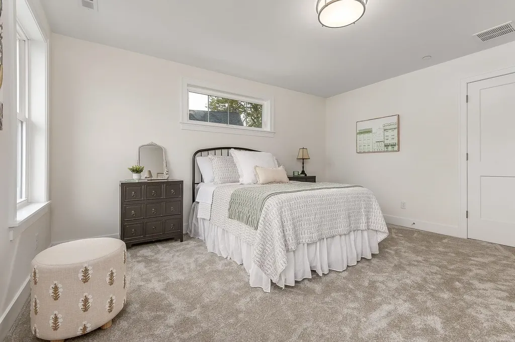 #5 Woodbury Reserve Portsmouth NH 03801