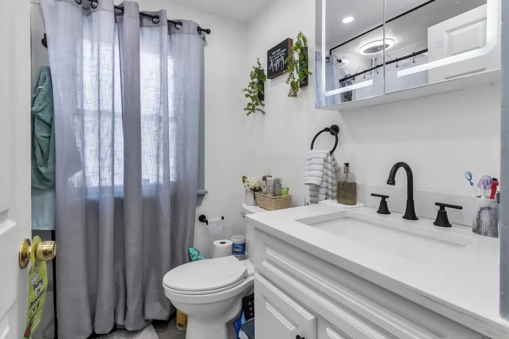 10 Millville Street Salem NH 03079