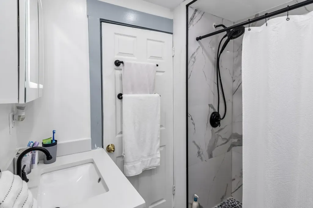 10 Millville Street Salem NH 03079