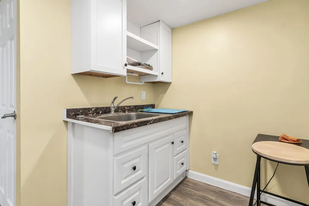 10 Millville Street Salem NH 03079