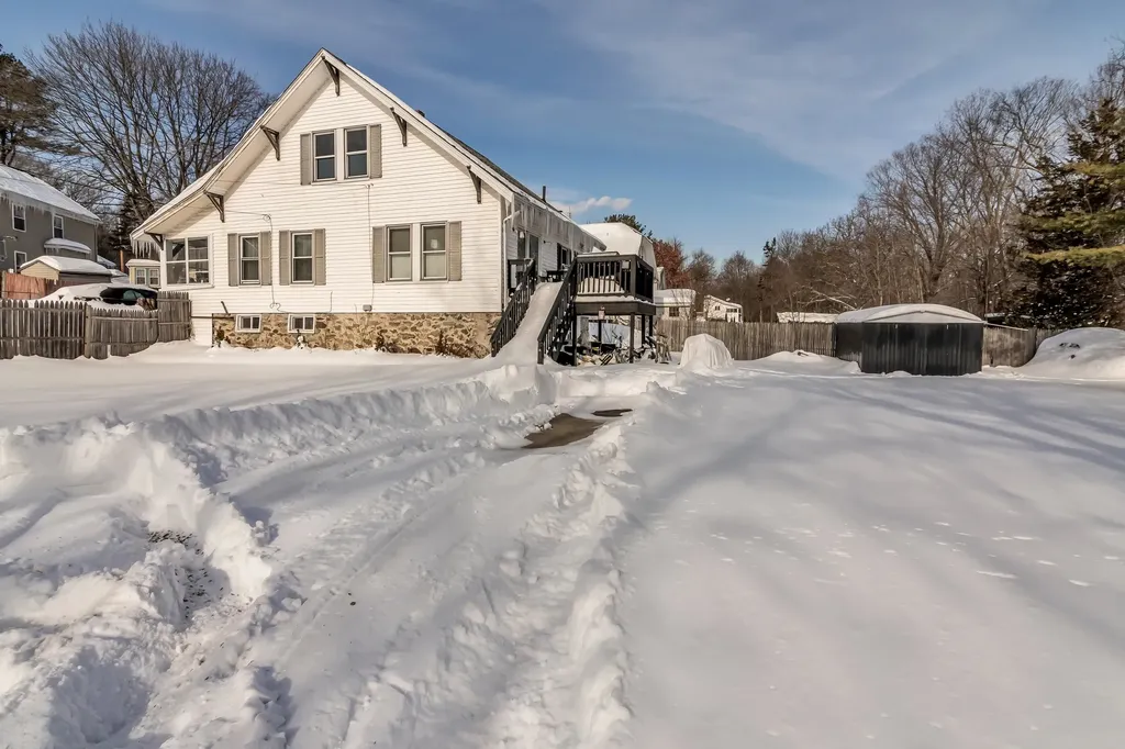 10 Millville Street Salem NH 03079