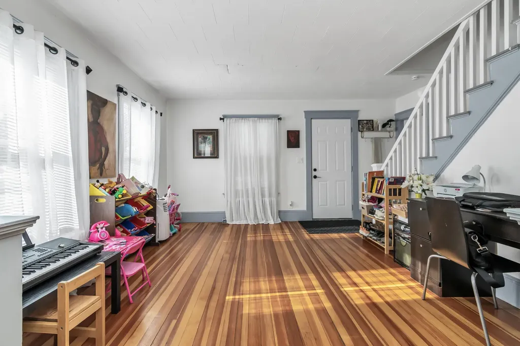 10 Millville Street Salem NH 03079