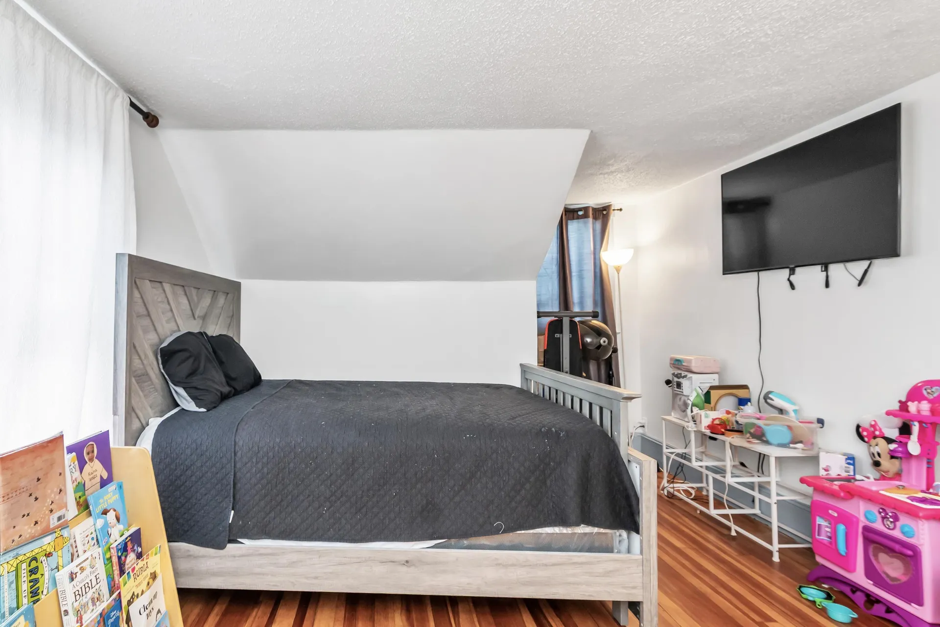 10 Millville Street Salem NH 03079