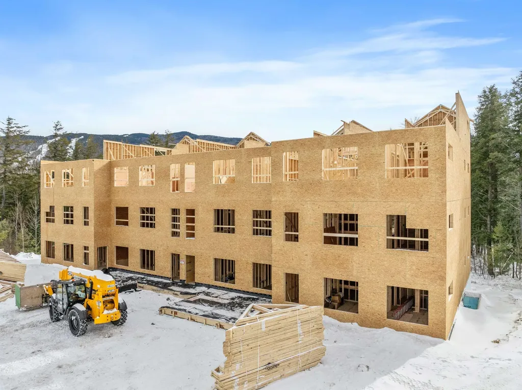 16 Twin Tip Terrace Lincoln NH 03251