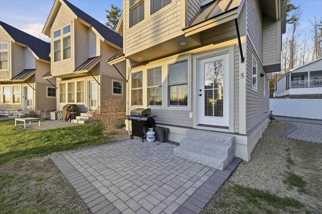 109 Weirs Boulevard Laconia NH 03246