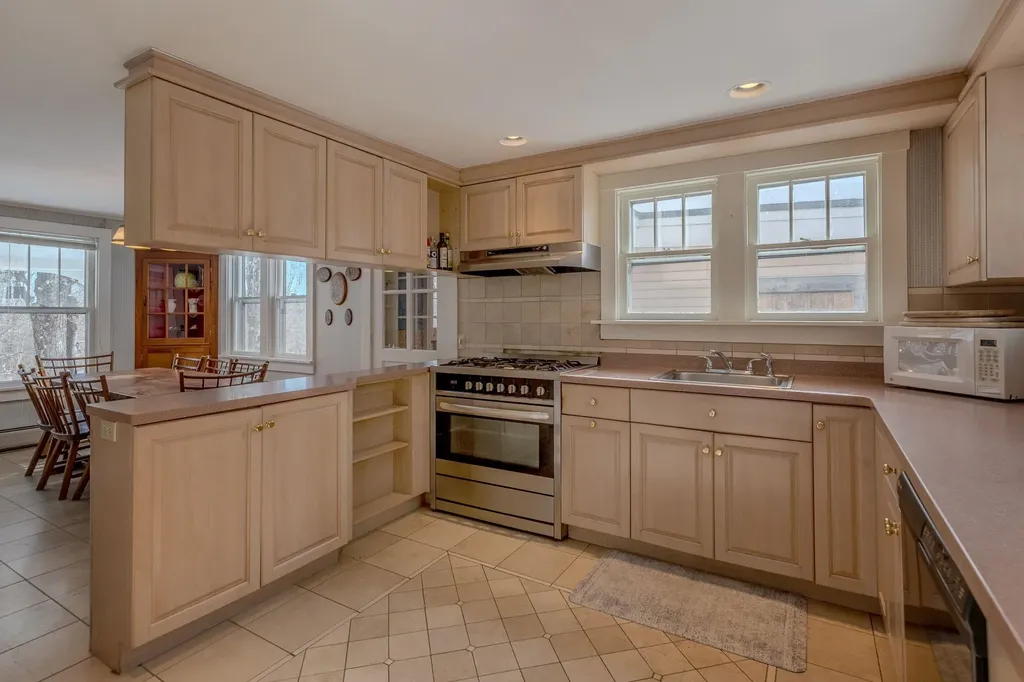 9 Old Route 30 Winhall VT 05340