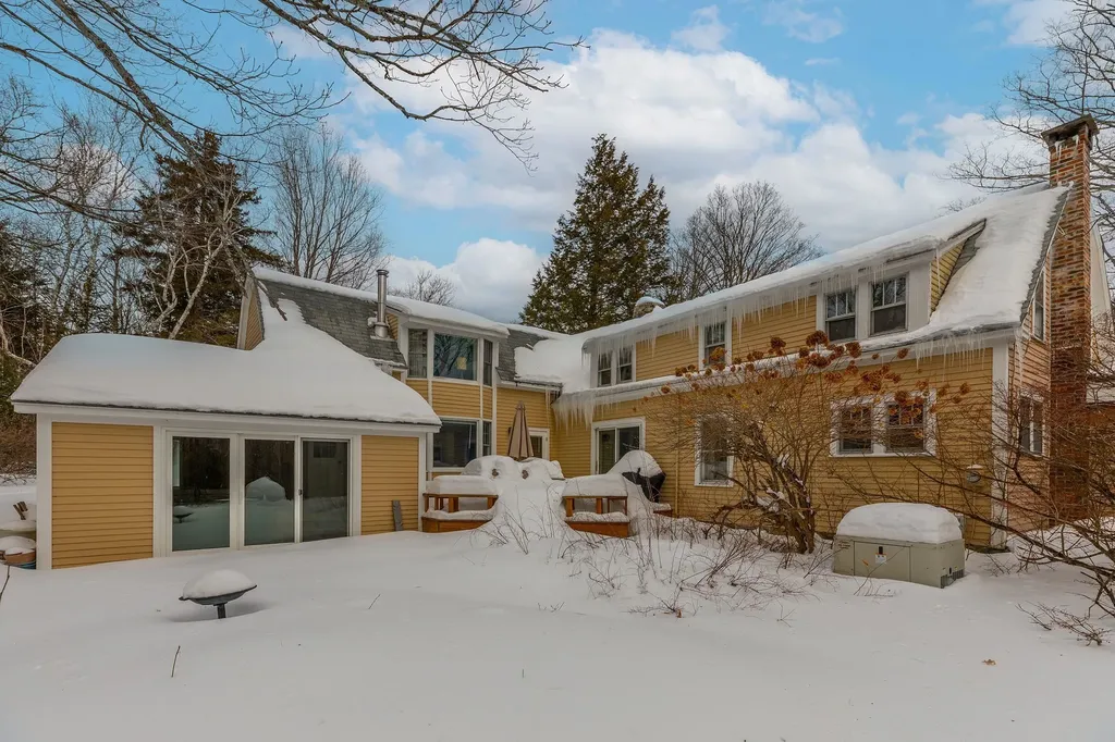 9 Old Route 30 Winhall VT 05340