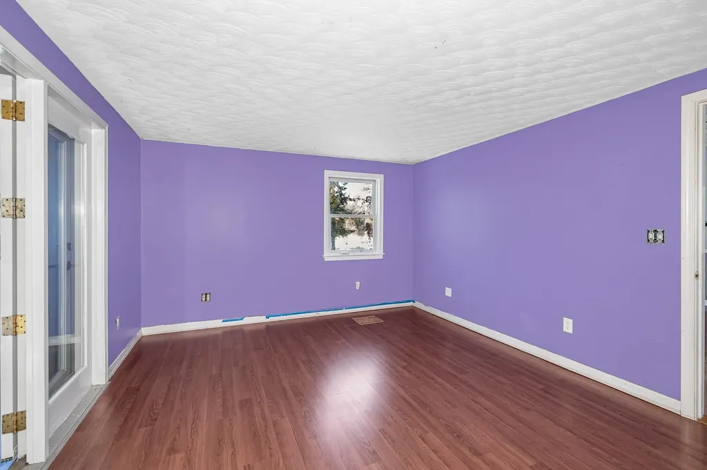 4 Therriault Avenue Salem NH 03079