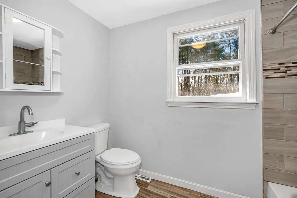 4 Therriault Avenue Salem NH 03079