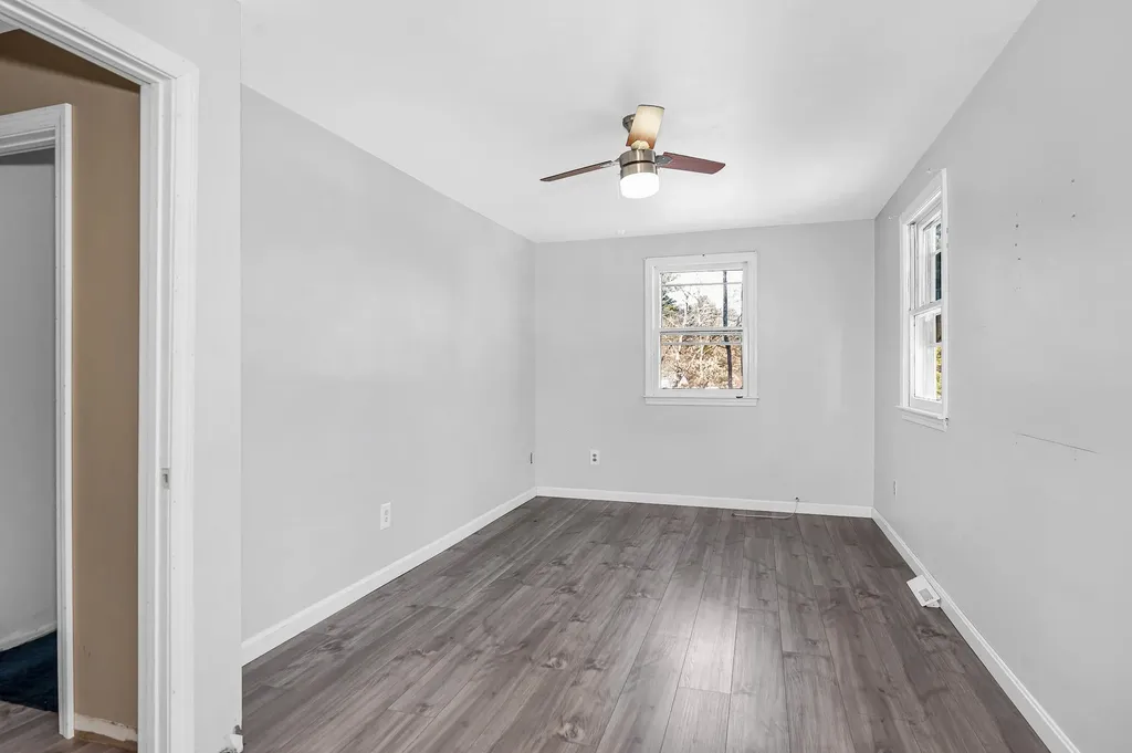 4 Therriault Avenue Salem NH 03079