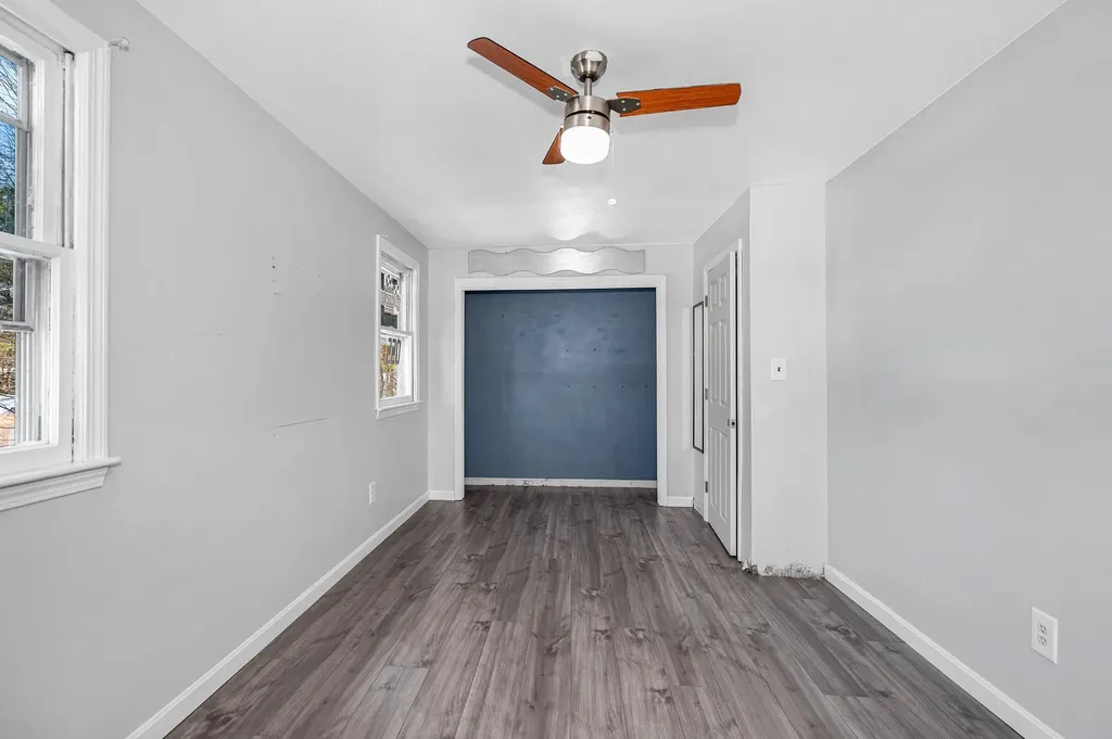 4 Therriault Avenue Salem NH 03079