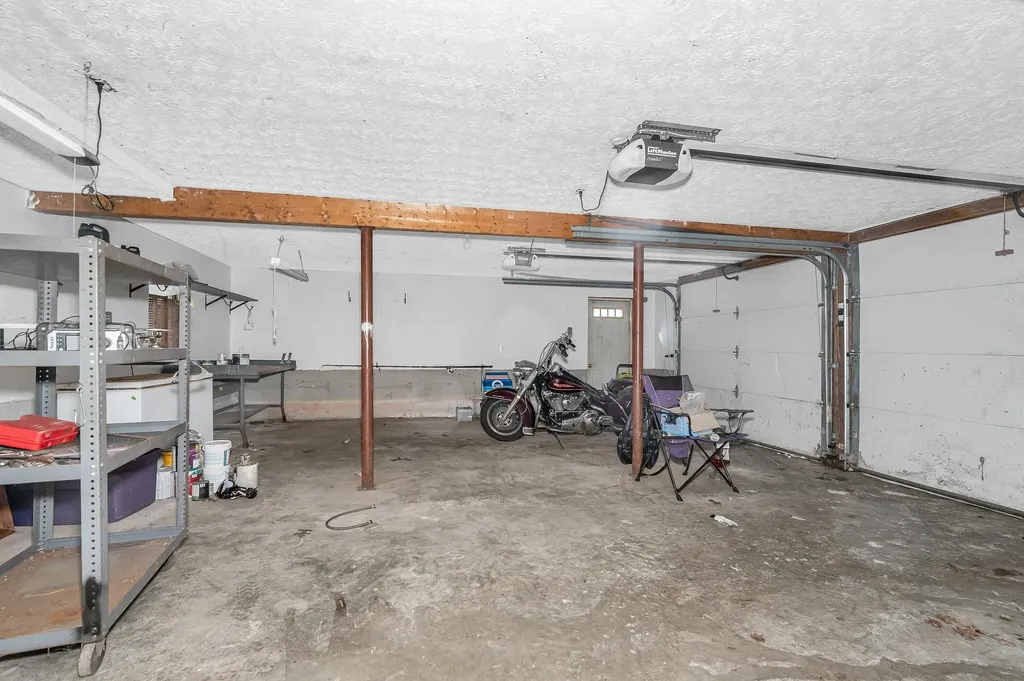 4 Therriault Avenue Salem NH 03079