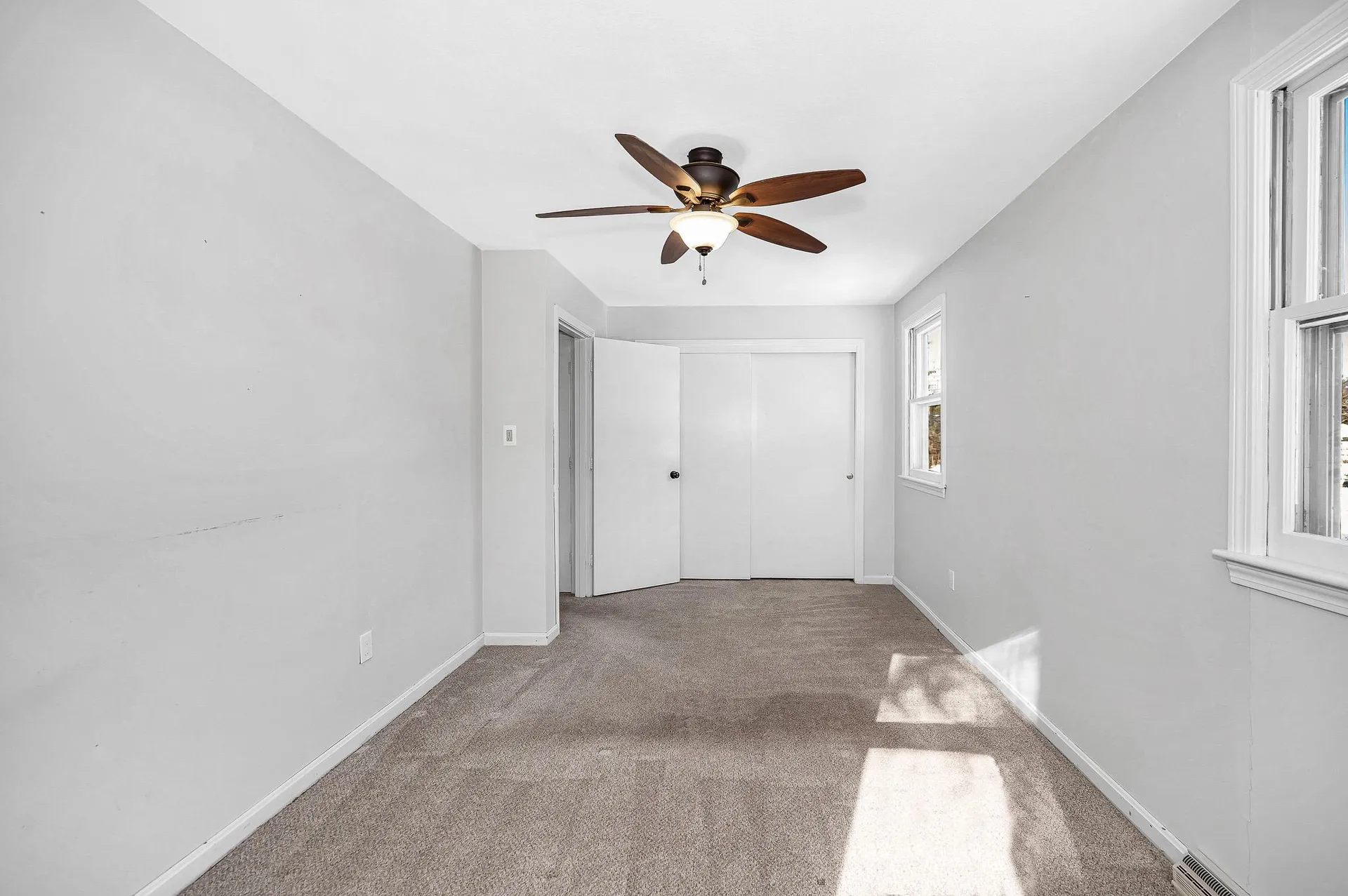 4 Therriault Avenue Salem NH 03079