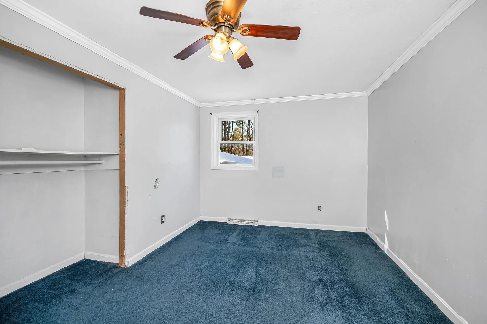 4 Therriault Avenue Salem NH 03079