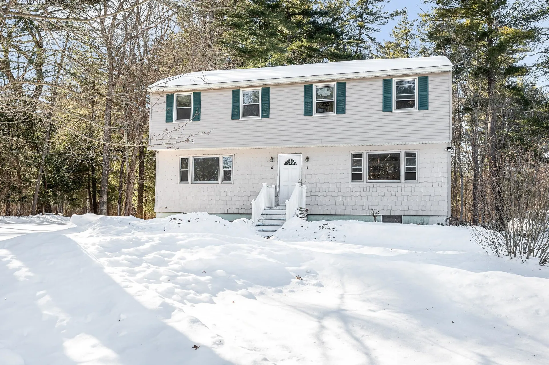 4 Therriault Avenue Salem NH 03079