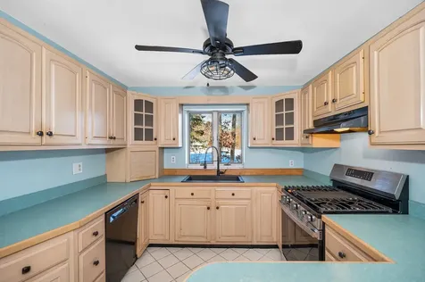 4 Therriault Avenue Salem NH 03079