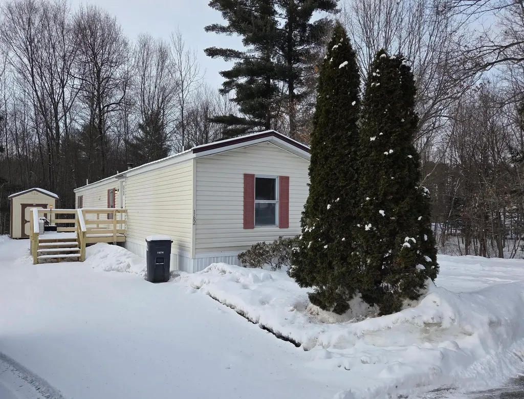162 Pebblewood Drive Charlestown NH 03603