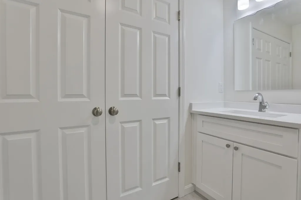 23 Crestview Way Raymond NH 03077