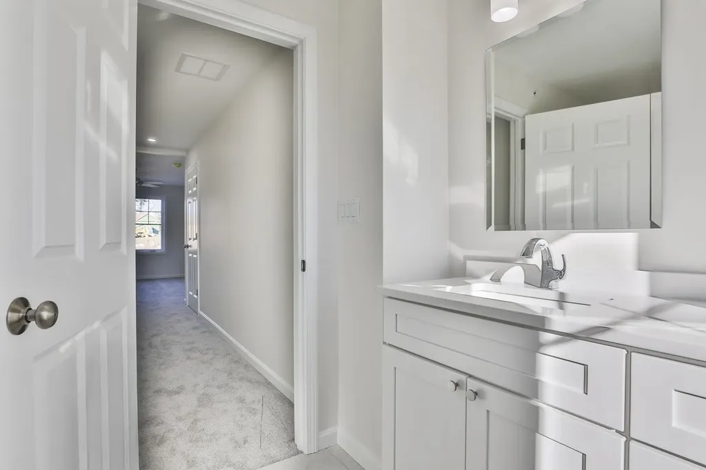 23 Crestview Way Raymond NH 03077