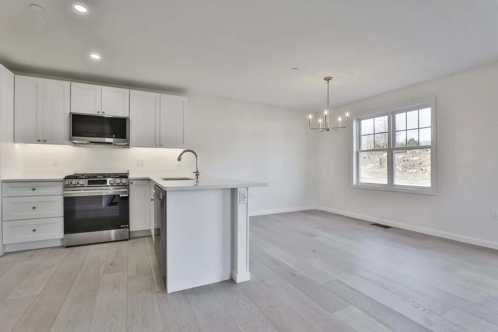 23 Crestview Way Raymond NH 03077