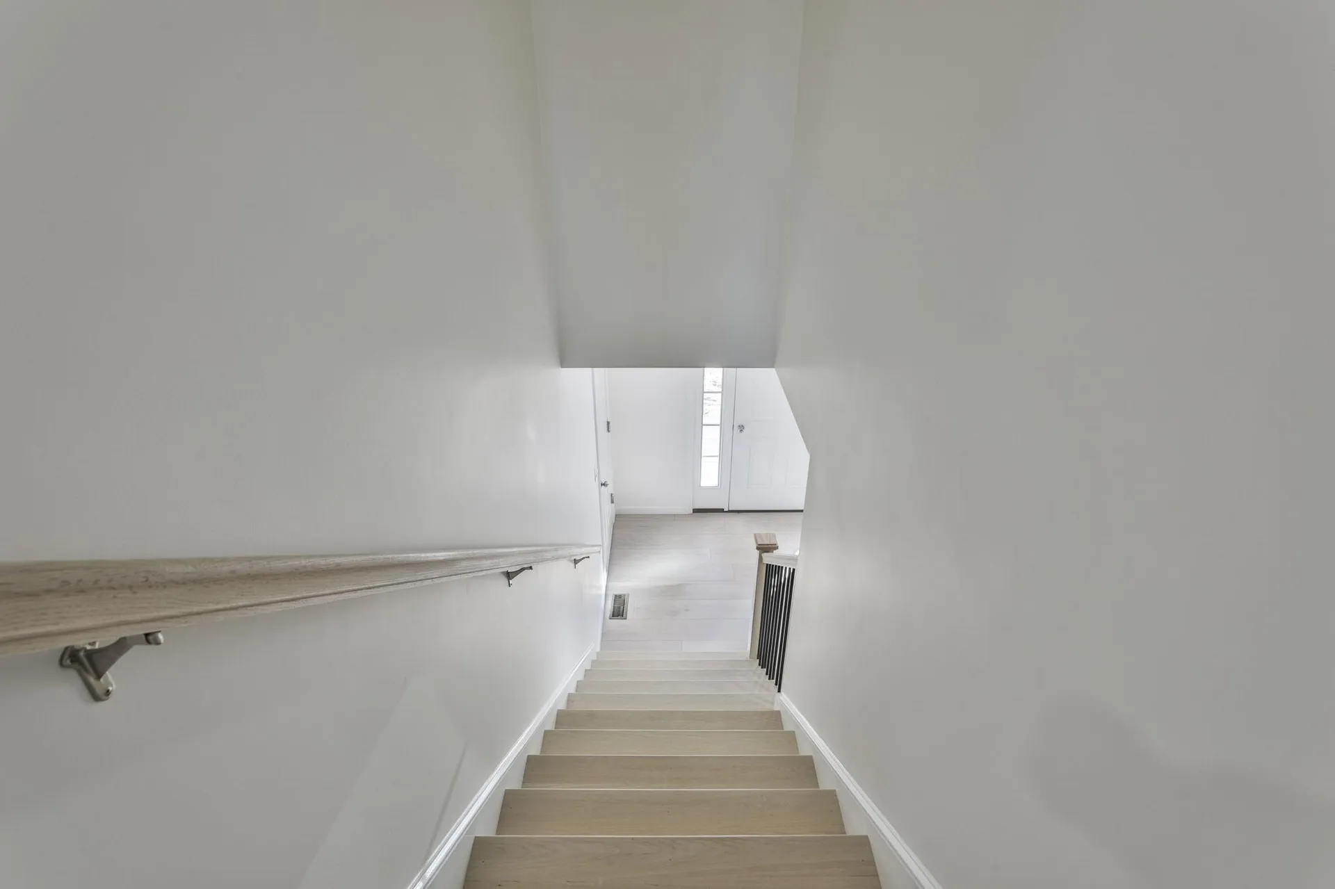 23 Crestview Way Raymond NH 03077