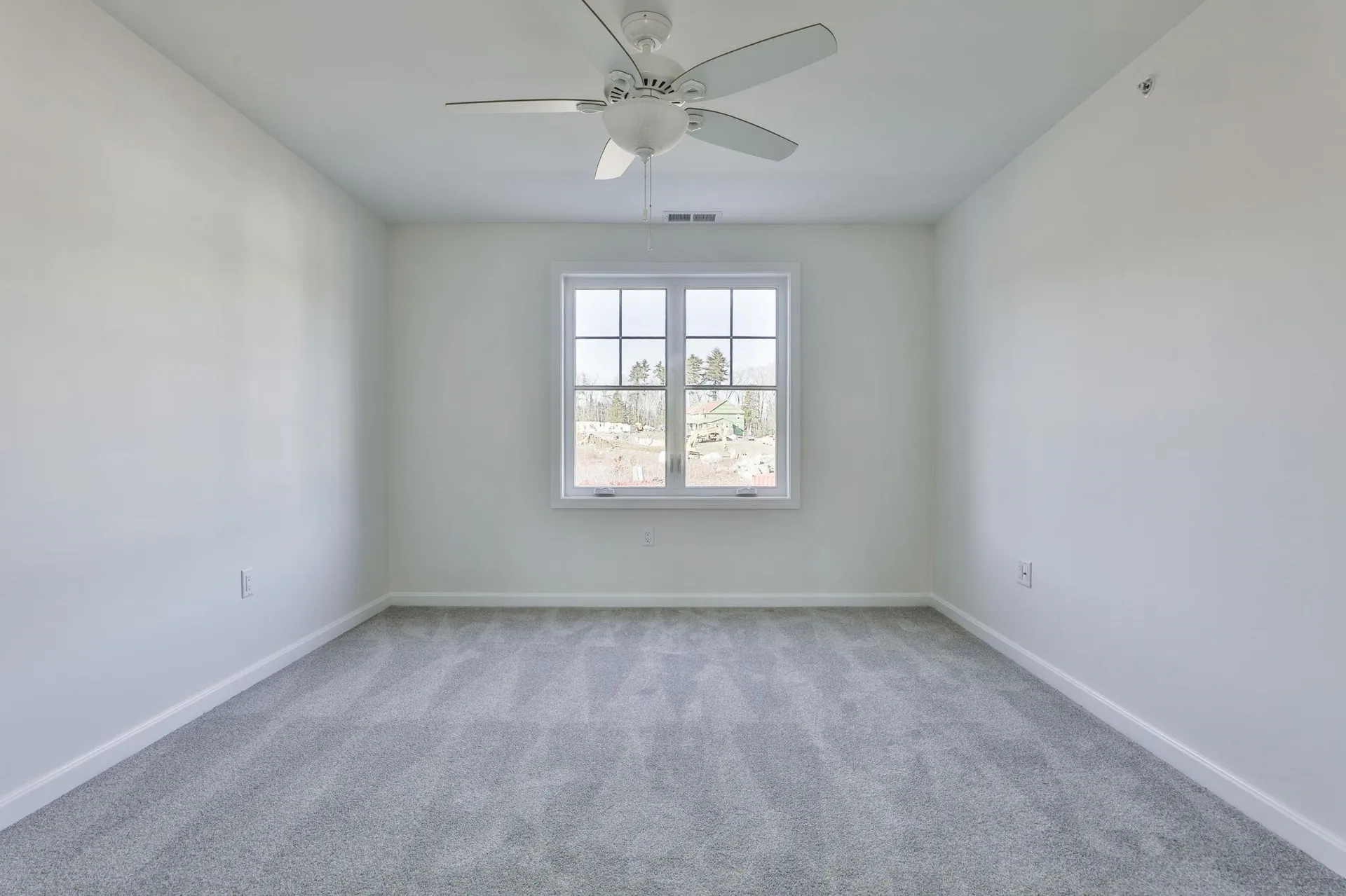 23 Crestview Way Raymond NH 03077