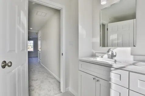 23 Crestview Way Raymond NH 03077