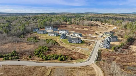 23 Crestview Way Raymond NH 03077