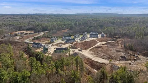 23 Crestview Way Raymond NH 03077