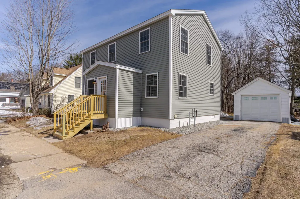 33 Linden Street Rochester NH 03867