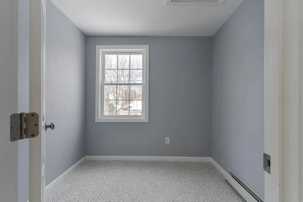 33 Linden Street Rochester NH 03867