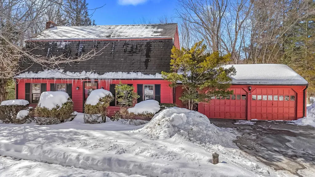 40 Meditation Lane Atkinson NH 03811