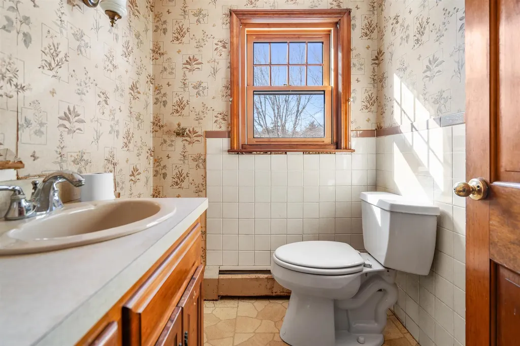 40 Meditation Lane Atkinson NH 03811