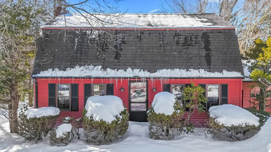 40 Meditation Lane Atkinson NH 03811