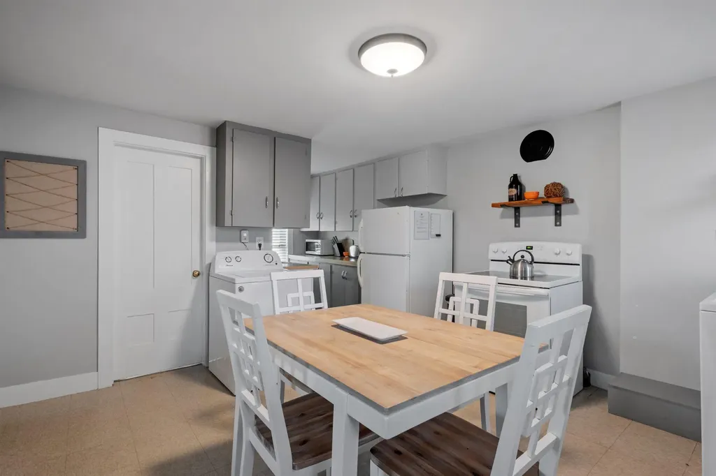 526 Hevey Street Manchester NH 03102