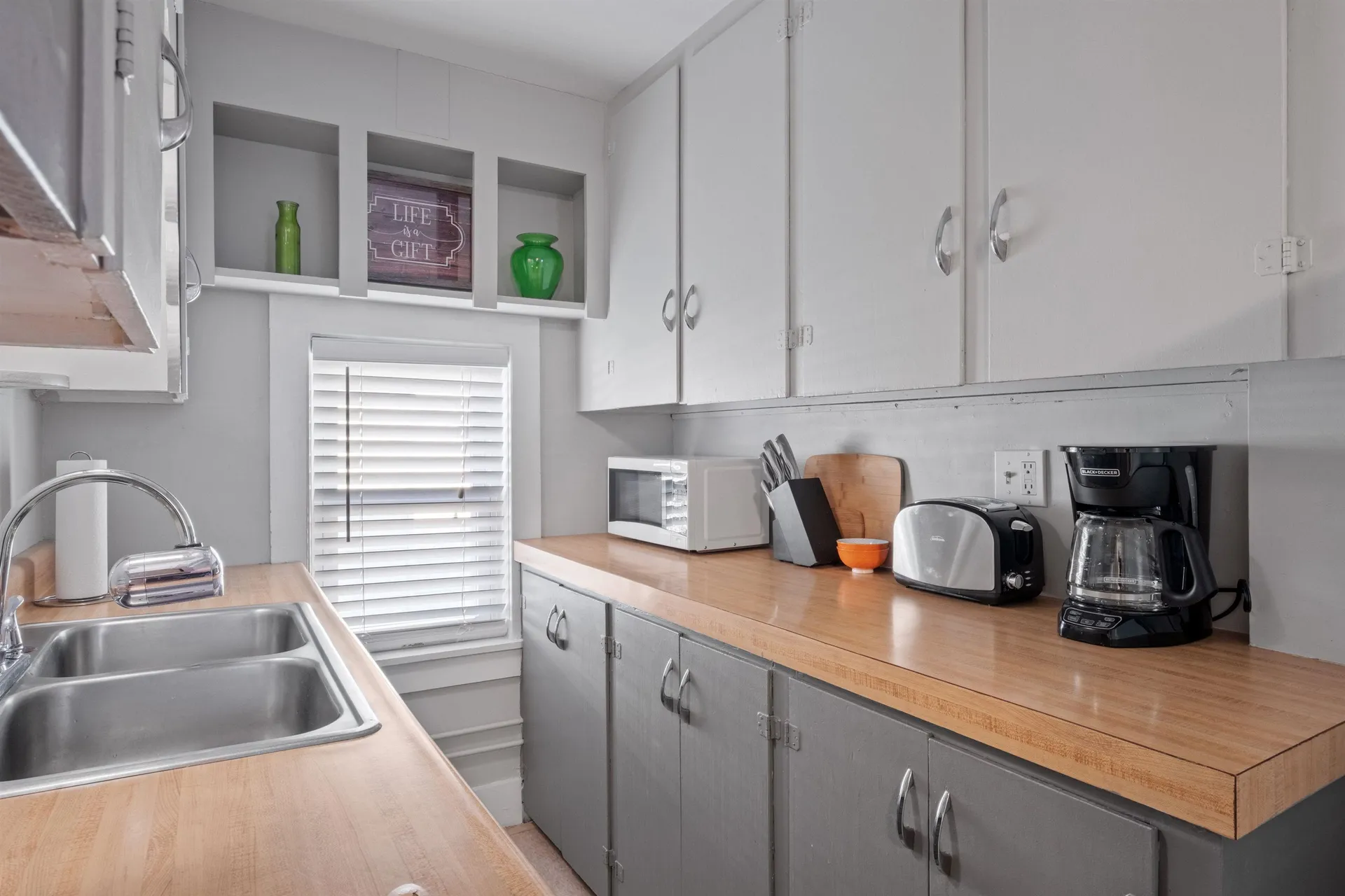 526 Hevey Street Manchester NH 03102