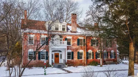 39 Elm Street Woodstock VT 05091