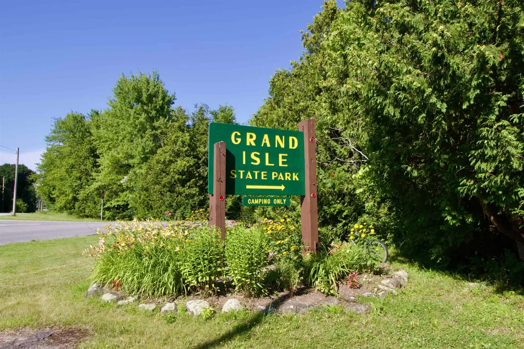 17 Kayak Road Grand Isle VT 05458