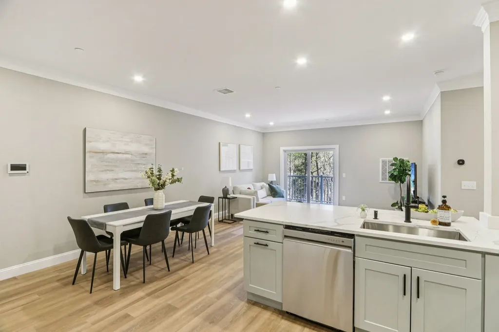 10100 S Willow Street Manchester NH 03103