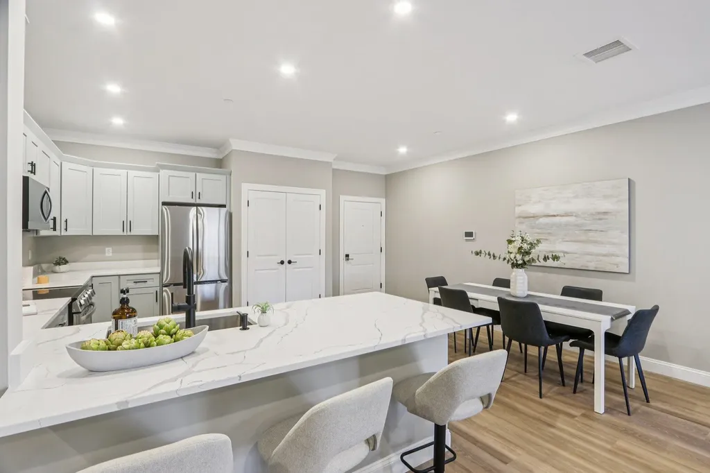 10100 S Willow Street Manchester NH 03103