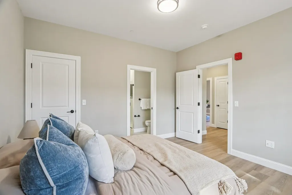 10100 S Willow Street Manchester NH 03103