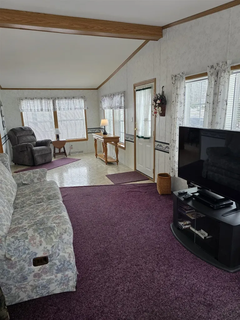31 Magnolia Lane Belmont NH 03220
