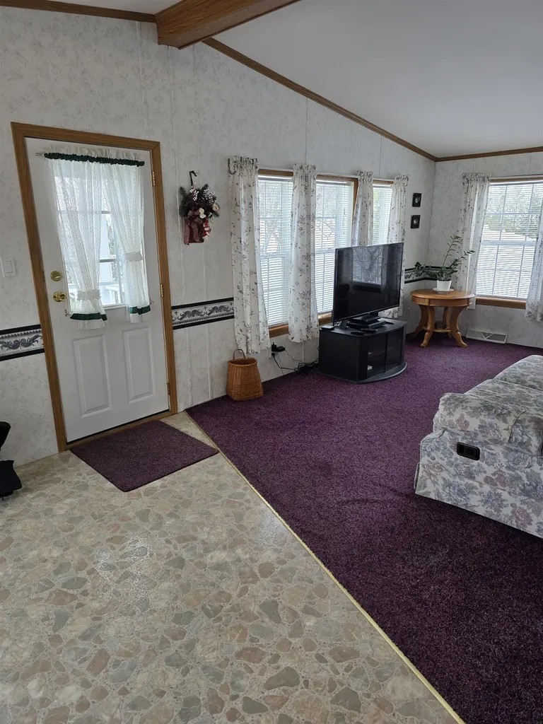 31 Magnolia Lane Belmont NH 03220