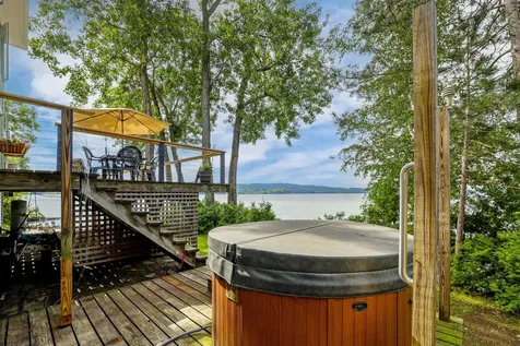 130 Lands End Road Derby VT 05829