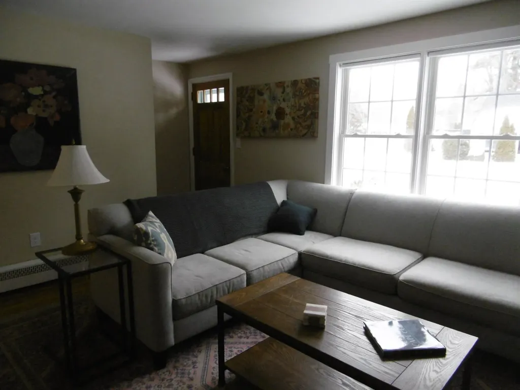 7 Seabee Street Bedford NH 03110