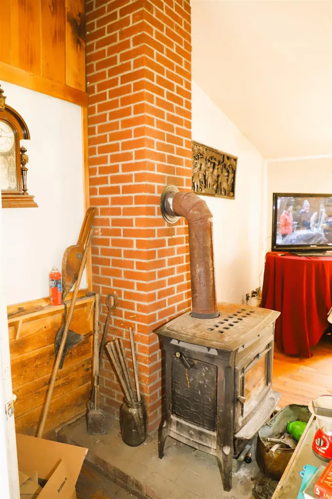 85 Parker Hill Road Rockingham VT 05101